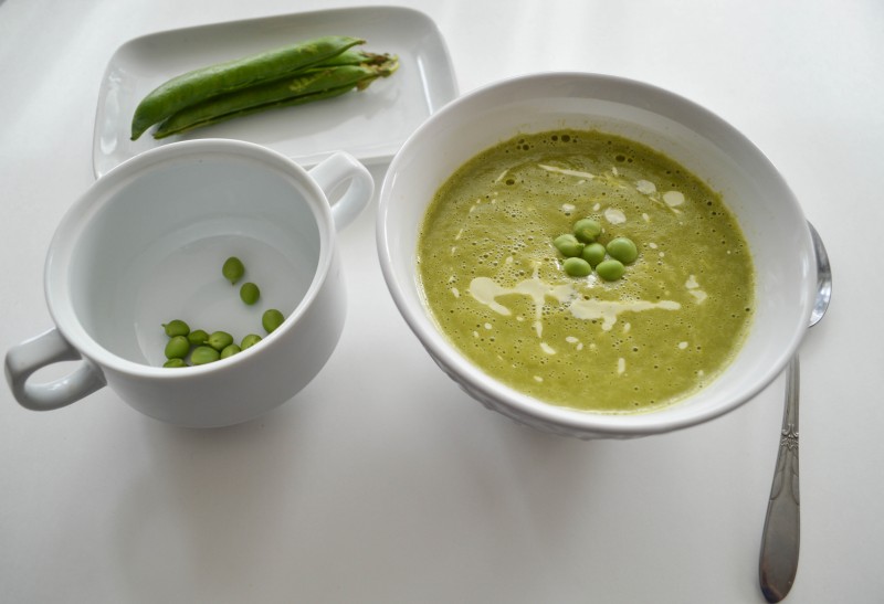 Sweet Pea Soup with Minty Cashew Cream