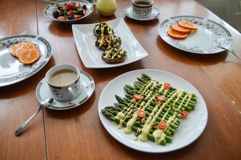 Portobello Florentine with Lemony-Hollandaise Sauce