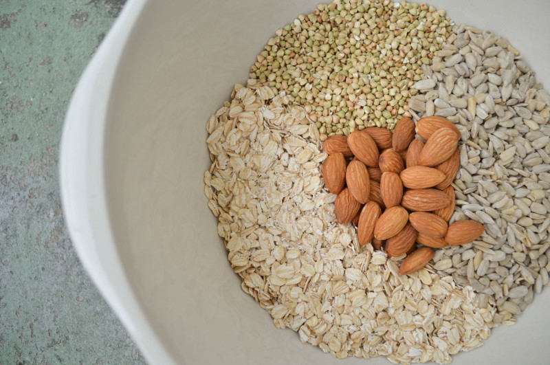 Everyone's favourite spice! Pumpkin Spice Buckwheat Granola is full of autumn flavours. Quick and easy to make!---Sprouts & Chocolate