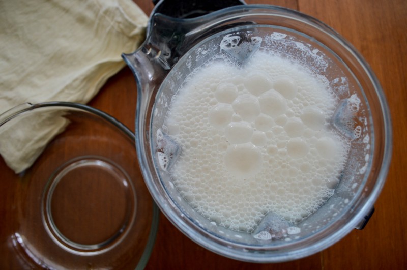 Sprouts & Chocolate: Homemade Vanilla Almond Milk. This stuff is so fresh! Much better than store bought. Step-by-step instructions on how to make your own with pictures. 