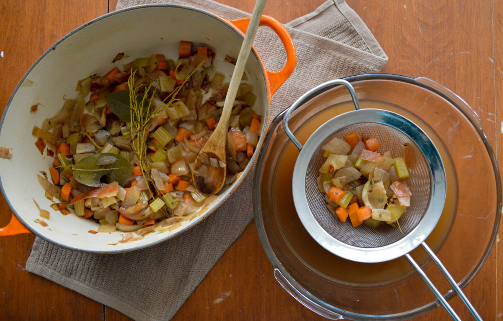 Sprouts & Chocolate: Cleansing Vegetable Miso Broth. Vegan and gluten free.