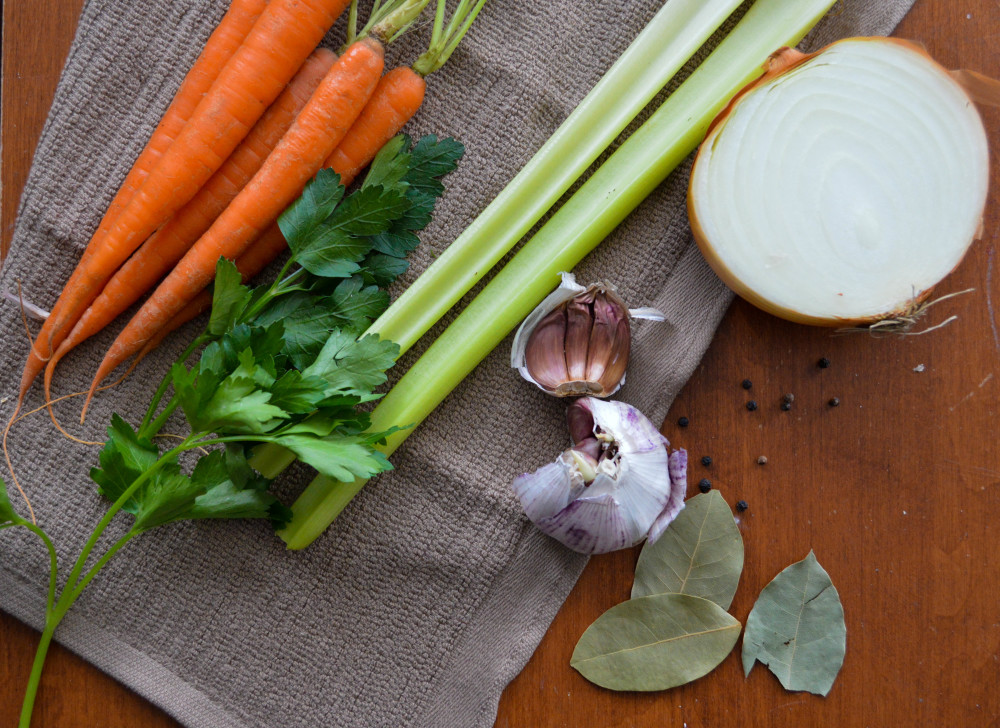 Sprouts & Chocolate: Cleansing Vegetable Miso Broth. Vegan and gluten free.