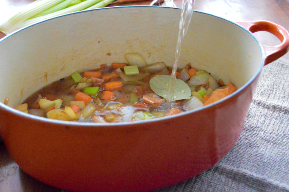 Sprouts & Chocolate: Cleansing Vegetable Miso Broth. Vegan and gluten free.