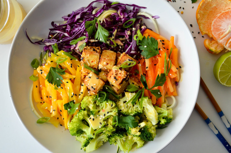 Sprouts & Chocolate: Sesame-Citrus Zoodle Bowl with Chili-Lime Tofu. Vegan and gluten free