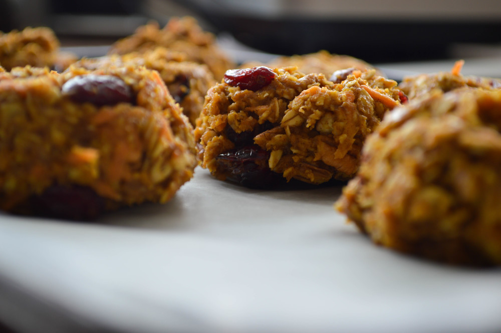 Sprouts & Chocolate: Carrot Cake Muffin Tops. Vegan and gluten free baking.