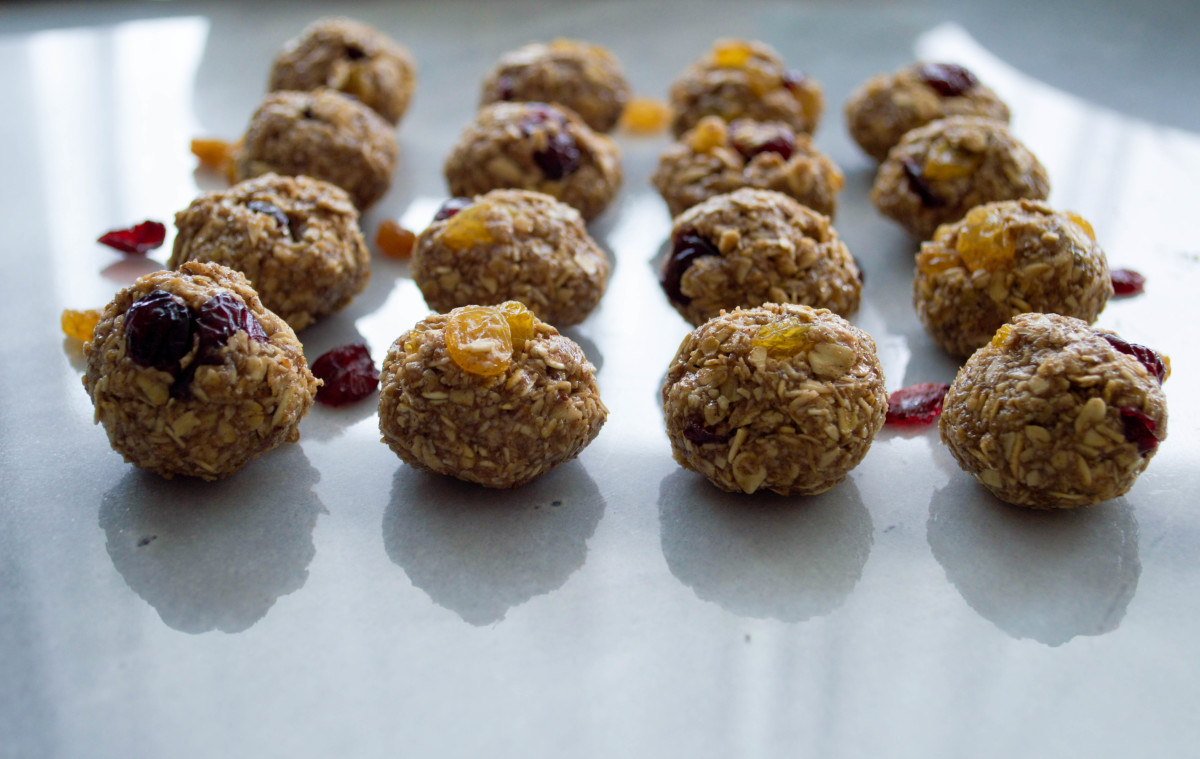 Sprouts & Chocolate: No Bake Oatmeal Raisin Cookie Dough Balls. Best part of the cookie is eating the dough! Vegan and gluten free.