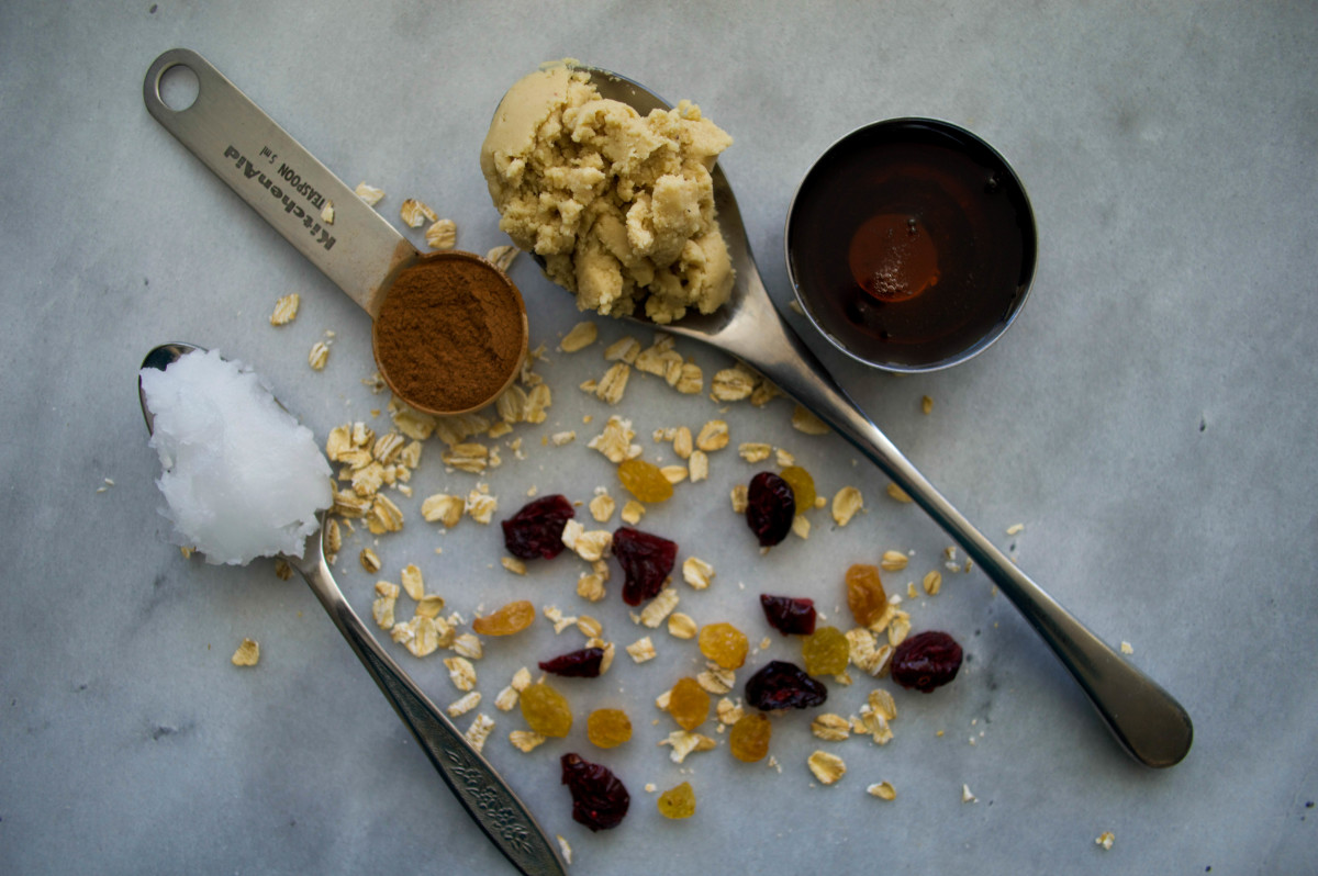 Sprouts & Chocolate: No Bake Oatmeal Raisin Cookie Dough Balls. Best part of the cookie is eating the dough! Vegan and gluten free.