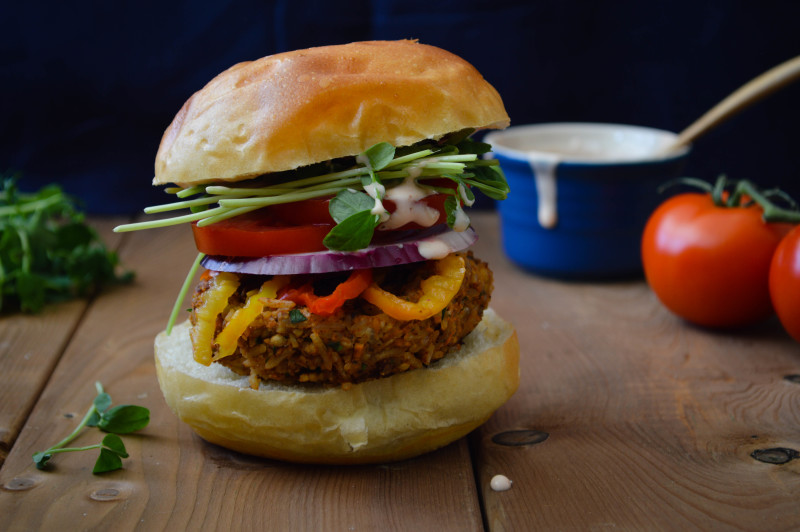 The Big Kahuna Burger. A vegan burger inspired by the movie Pulp Fiction #vegan #glutenfree #burger #tempeh