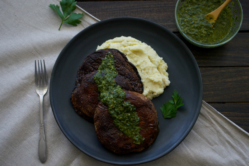 Day 15 Vegan MoFo: Portobello Steaks + Cauliflower Mash w/ Parsley Basil Pesto