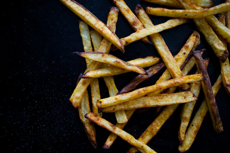 Salted Chocolate PB Shake & Spicy Fries #vegan #glutenfree #chocolate #milkshake